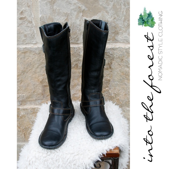 b.o.c. Shoes - b.o.c. Black Leather Knee HIgh Boots w/ Buckles 8
